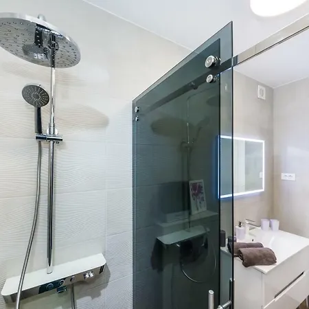 Luxury Goldy Apartment